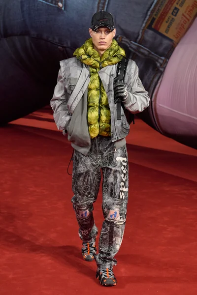 Look 64